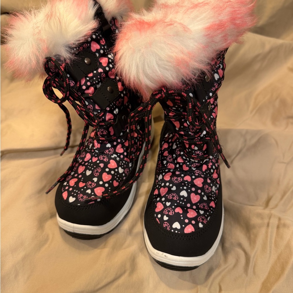 Like New Cozy Heart Pattern Kids Nordic Winter Boots - Pink and Black